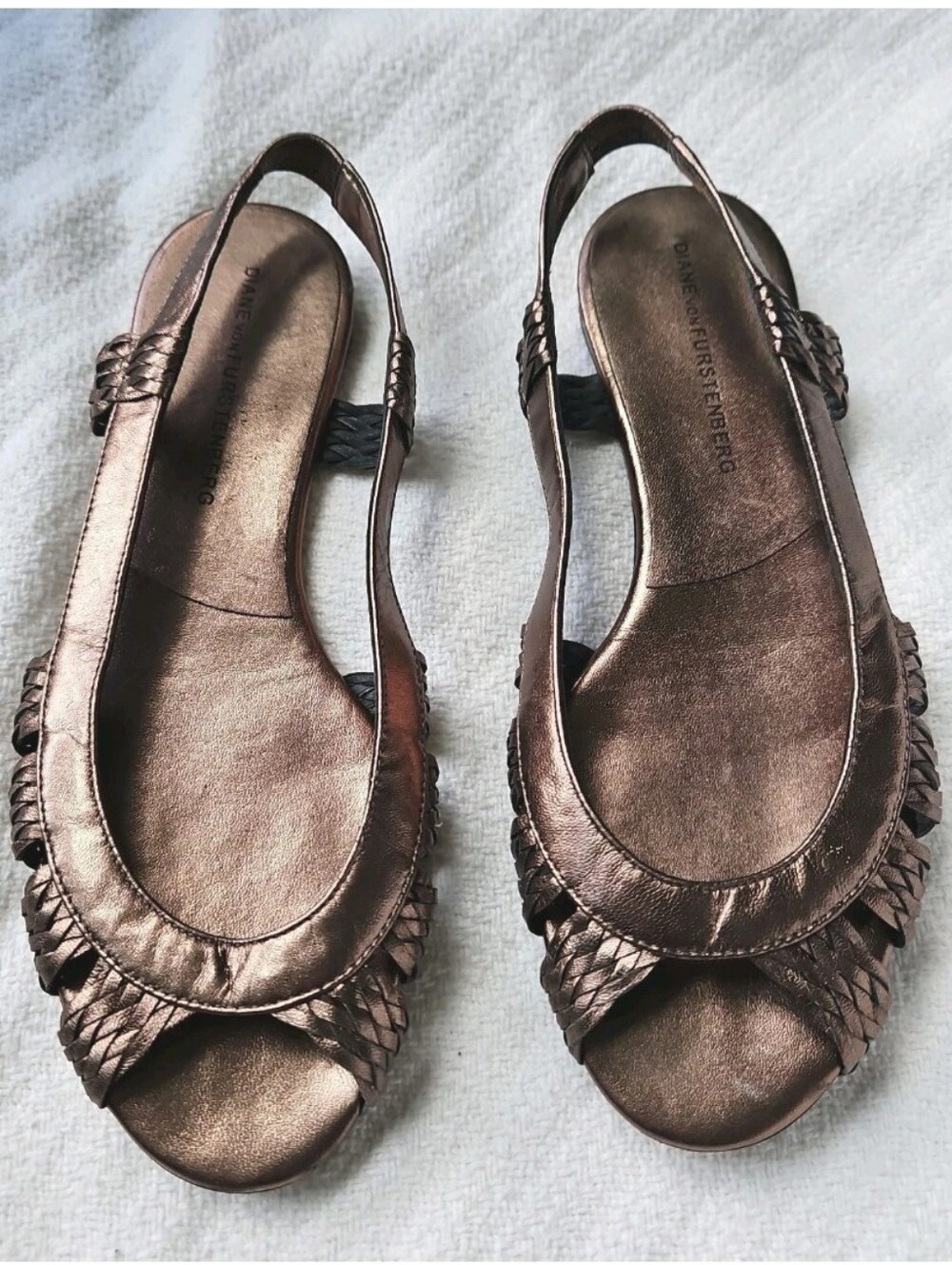 Diane von Furstenberg Metallic Brown Leather Flat Woven Sandals Sz 7 Runs Small